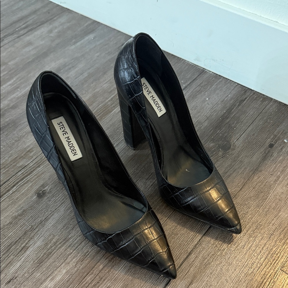 Steve Madden Black Croc-Patterned Heels